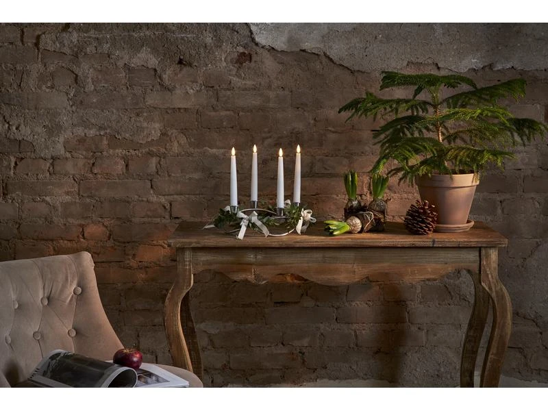 Star Trading LED-Stabkerzen Set Dinner Flamme Ø 2.1 x 20 cm, Weiss, 4 Stk 6 Star Trading LED-Stabkerzen Set Dinner Flamme Ø 2.1 x 20 cm, Weiss, 4 Stk – Bild 6